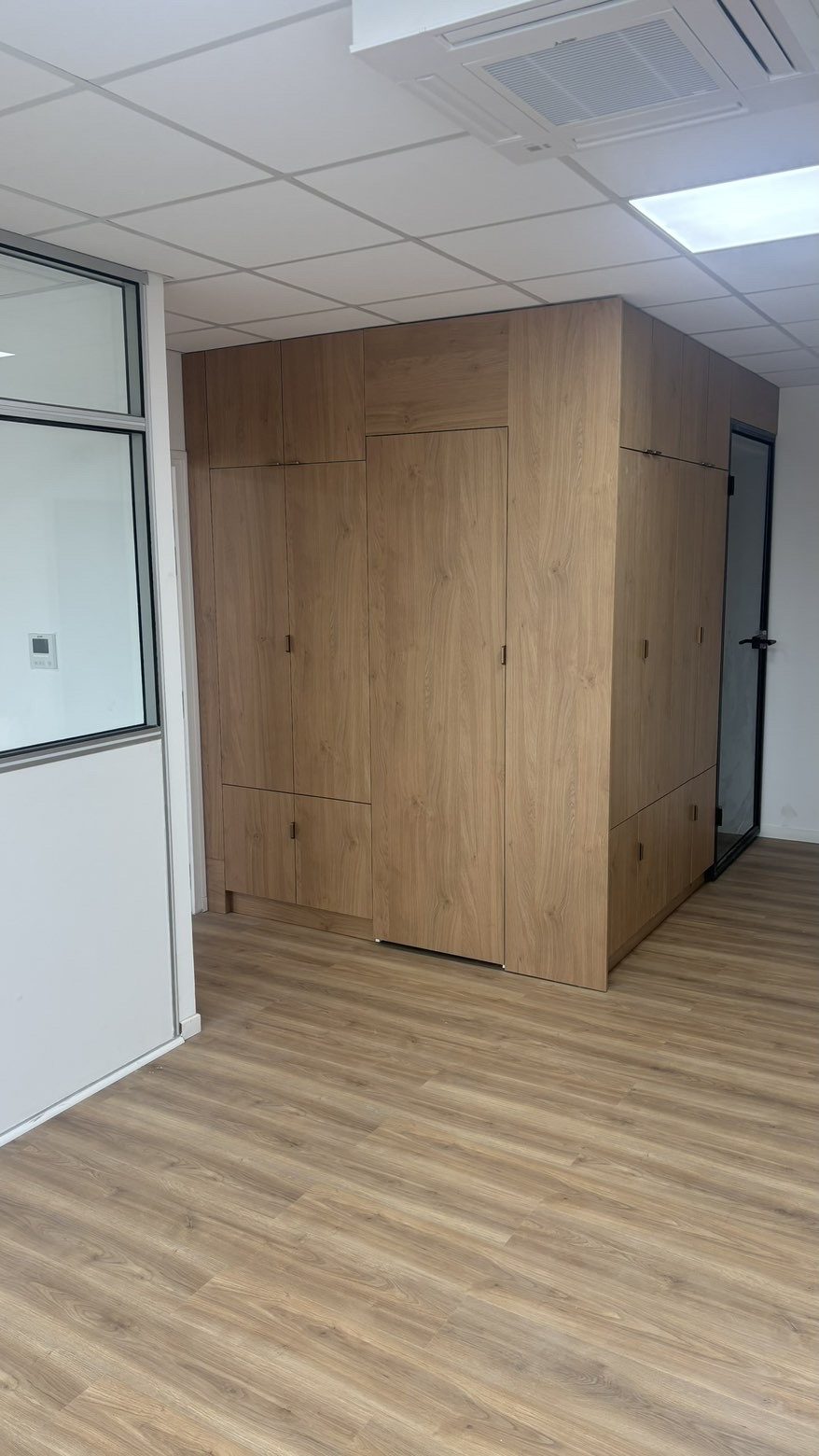 Séparation de bureau | Nabuild — espace livré