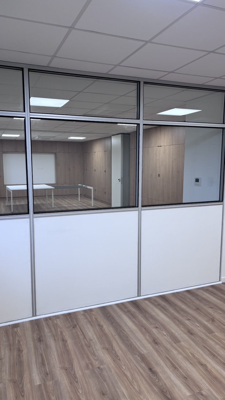 Séparation de bureau | Nabuild — espace livré