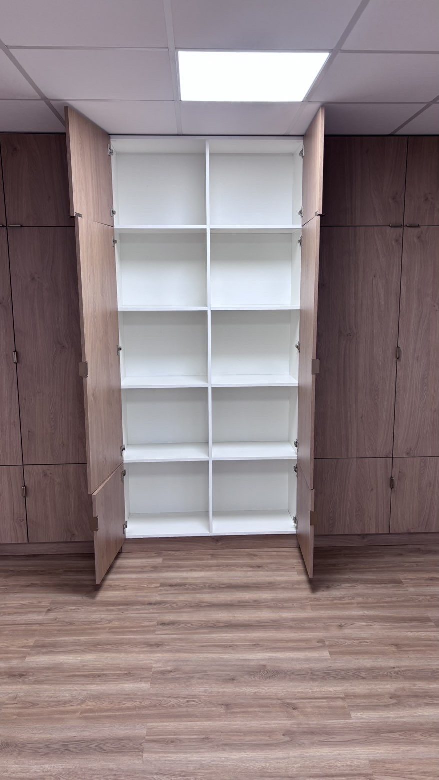 Séparation de bureau | Nabuild — espace livré