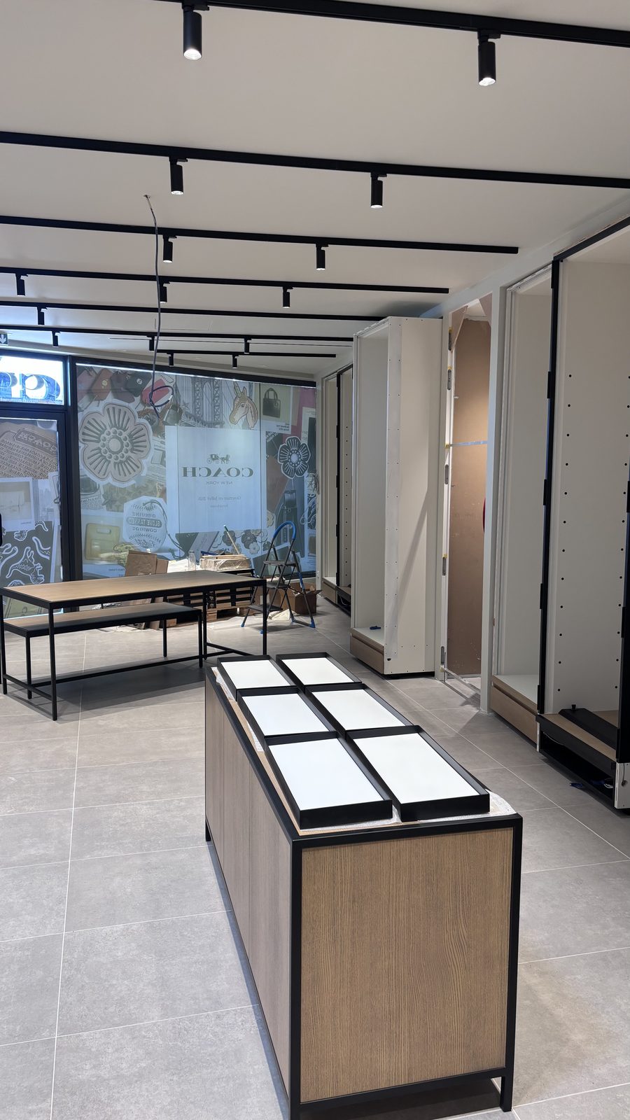 Coach — Troyes — avant et pendant les travaux