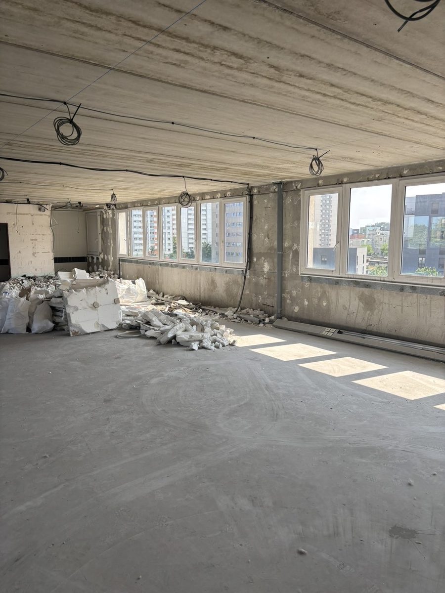 Séparation de bureau — avant et pendant les travaux
